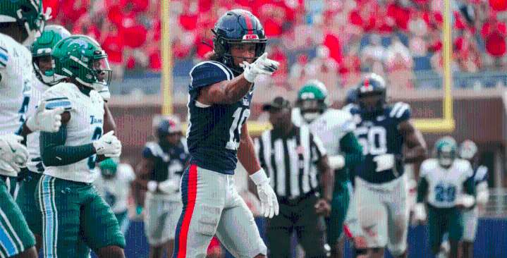 AP college football poll: Ole Miss stays at No. 13, Mississippi State receives votes