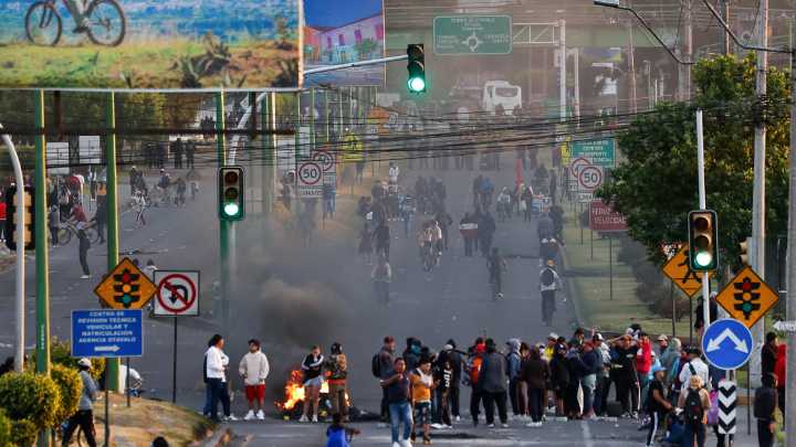 Ecuador: Un fallecido, 12 militares heridos, "represión" y "emboscadas" en protestas