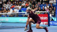 "El punto del año", "está loco": La notable jugada de Alcaraz en su paso a semifinales del ATP de Tokio Sigue firme.