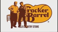 La casi muerte de Cracker Barrel por un rediseño que no gustó Trump por ser demasiado 'woke'