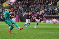 Man City humbles Man United 3-0 in the Premier League, Liverpool back on top
