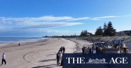 SA beaches to remain open for summer despite algal bloom