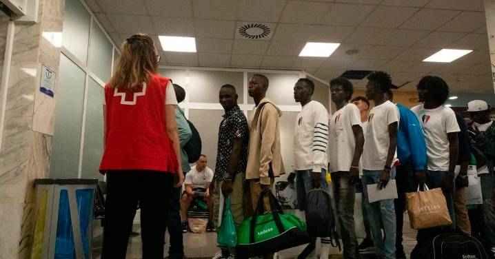 Cruz Roja atiende a 172 personas en el puerto de Almería en los últimos cuatro días