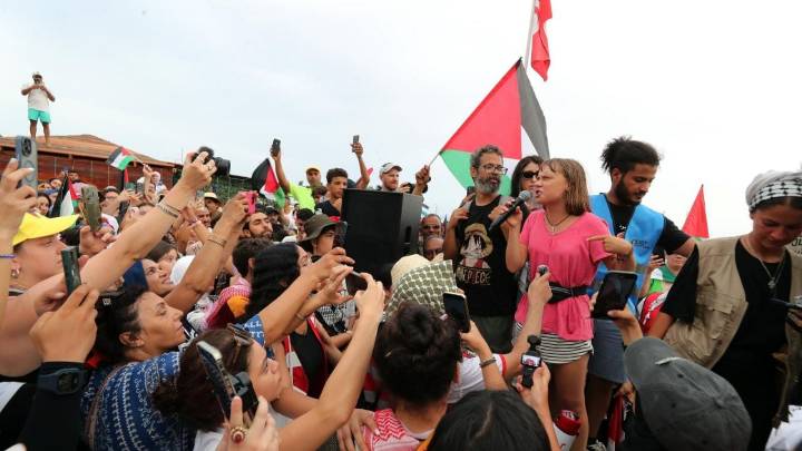 Barco de Greta Thunberg sufre ataque con dron en ruta hacia Gaza