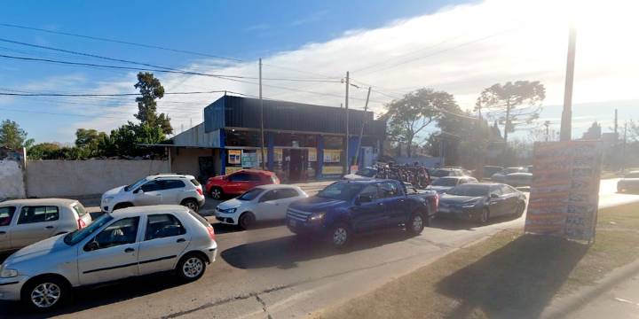 La Plata: se disfrazaron de policías, entraron a una casa y le robaron $4 millones y una camioneta a una familia