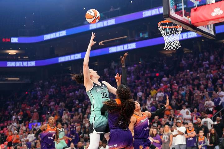 Deadspin | Alyssa Thomas amasses triple-double as Mercury eliminate Liberty