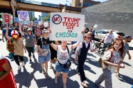 Trump intensifica su retórica represiva con la amenaza de una "guerra" en Chicago; oposición lo considera "dictador en potencia"