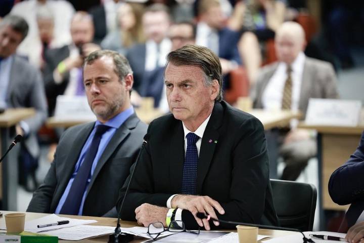 Bolsonaro condenado a 27 años de cárcel por golpismo en Brasil