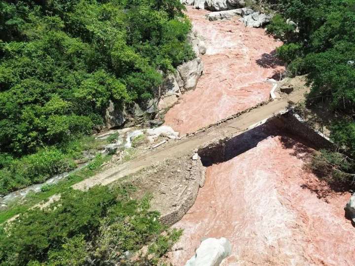 Lluvias provocan desbordamiento de ríos y derrumbe en Chicomuselo, Chiapas