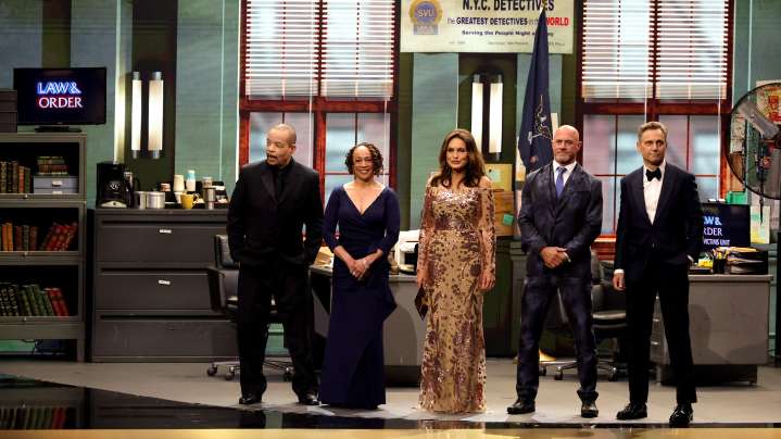 'Law & Order' Emmys Reunion Honors Mariska Hargitay (Video)