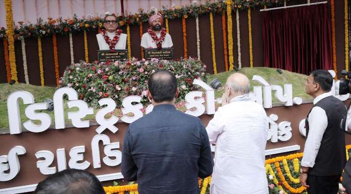 Rajkot Co-op Bank felicitated, Statues of Patel & Radadiya unveiled