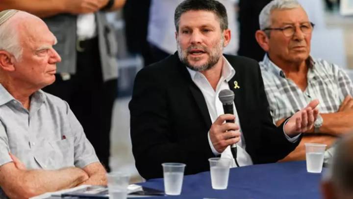 Israel asegura estar negociando ya con EE. UU. la división de Gaza: "Tras la fase de demolición, hay que empezar a construir"