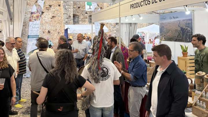 La Expoferia de Sobrarbe inicia su 40 edición en Aínsa con homenaje a José María Castillo