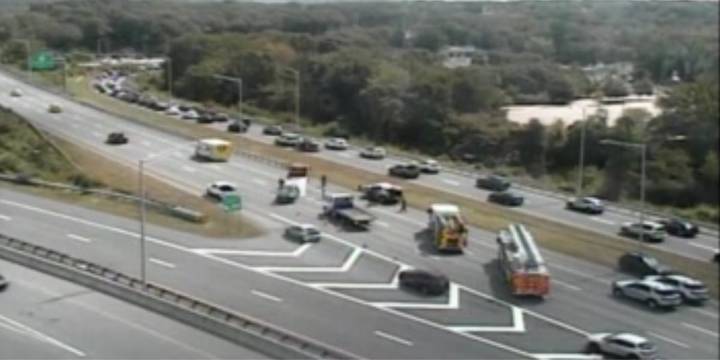 Crash on I-95 north in Groton shuts down lanes