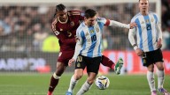 La pelea entre jugadores de Argentina y La Vinotinto que no se vio y terminó en un abrazo de Messi con delantero venezolano