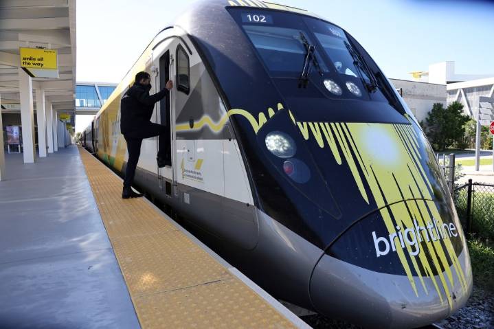 Brightline collision with car in Brevard leaves one dead