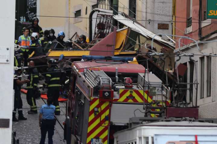 Descarrilamiento de Funicular de Gloria en Lisboa deja 15 muertos y 18 heridos