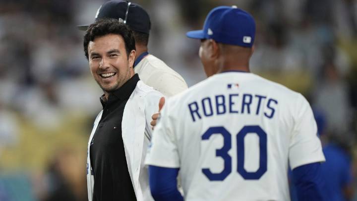 Checo Pérez evoca al “Toro” Valenzuela en visita a los Dodgers
