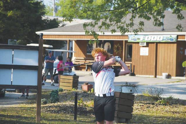 Greyhounds win sectional golf title
