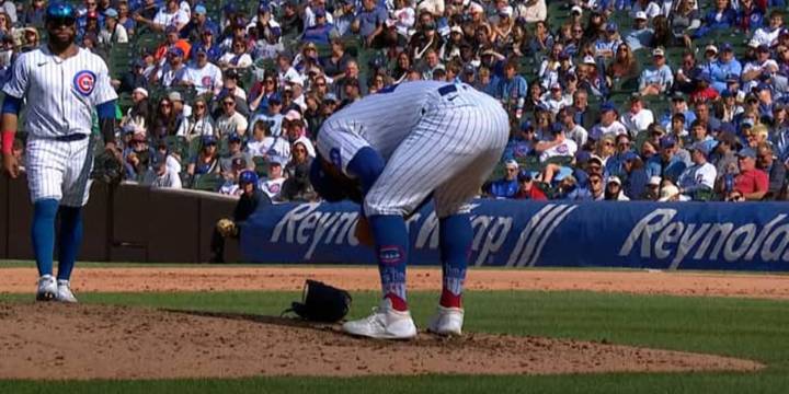 Daniel Palencia exits Cubs' loss with injury