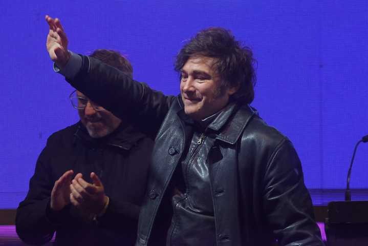 Incidentes marcan el inicio del acto final de campaña del partido de Milei en Buenos Aires