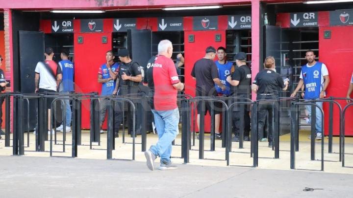 Colón: confirmaron el mismo operativo policial, sin banderas ni bombos en las tribunas