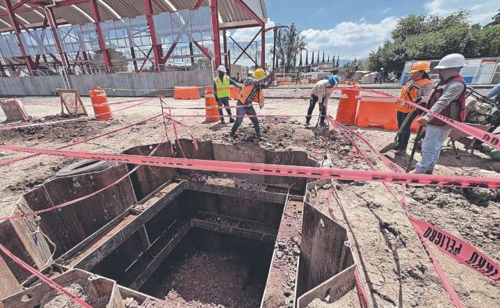 Construyen sifones en estación del tren al AIFA