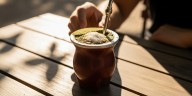 Ocho beneficios de poner coco rallado en el mate