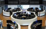 European shares fall as losses in financials, banks weigh