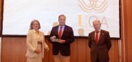El Clúster Marítimo Naval premia a la UCA por su papel de enlace con las empresas del sector