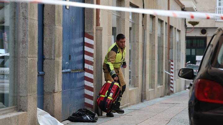 El presunto matricida de Vilagarcía permanece ingresado con pronóstico muy grave en la uci del Hospital Álvaro Cunqueiro de Vigo