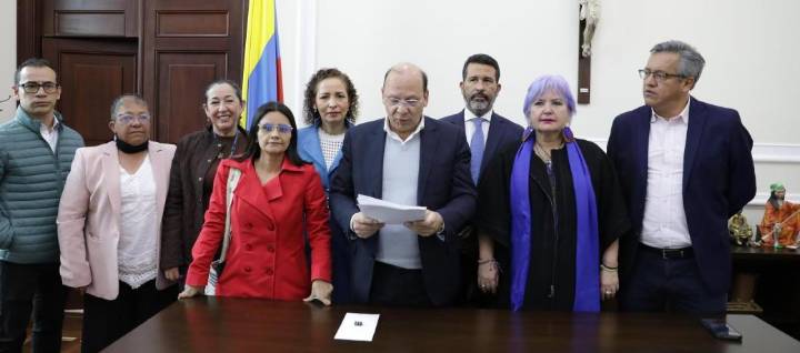 Tributaria afectará iglesias, licores y hasta plataformas de streaming: lo que debe saber