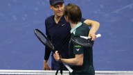 La divertida reacción de Bublik tras caer derrotado ante Sinner de paliza en el US Open: "Yo no soy tan malo"
