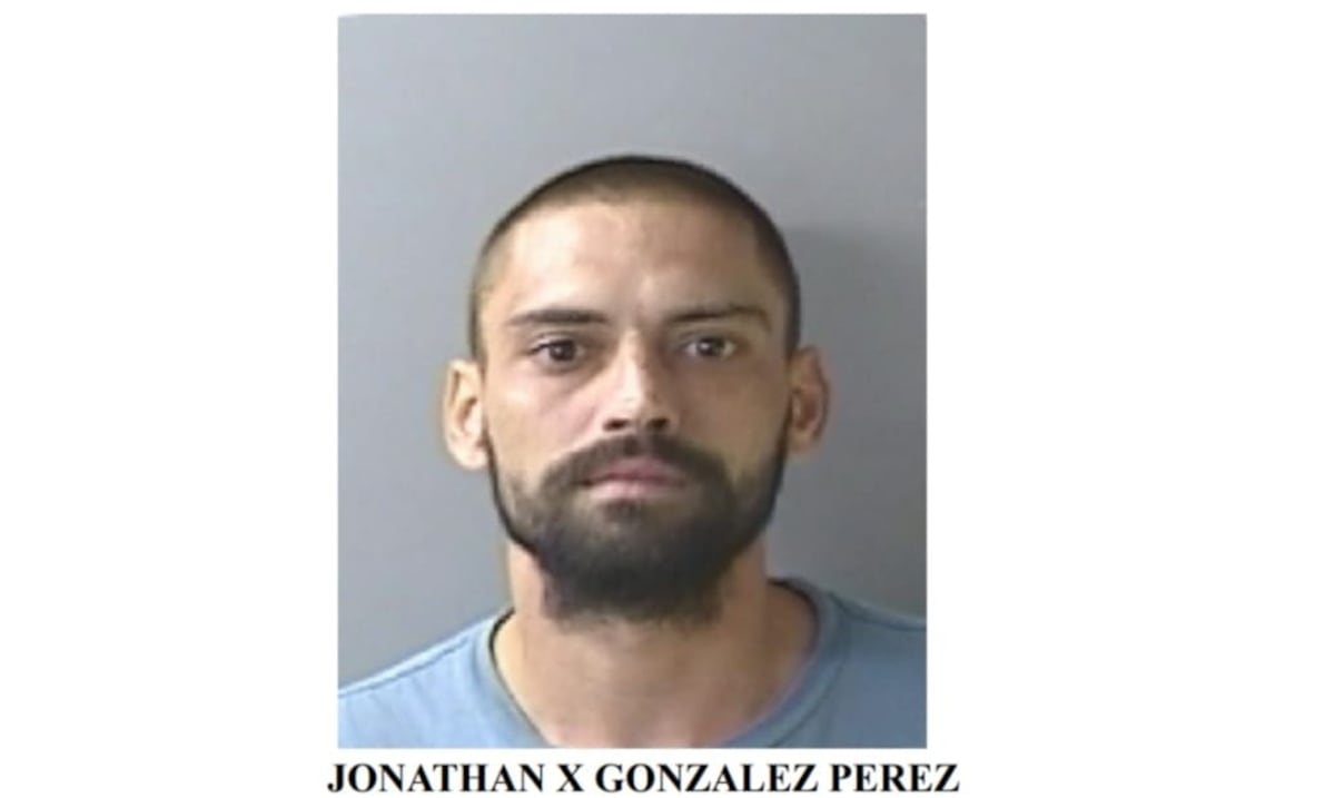 Se busca fugitivo por maltrato a persona de edad avanzada