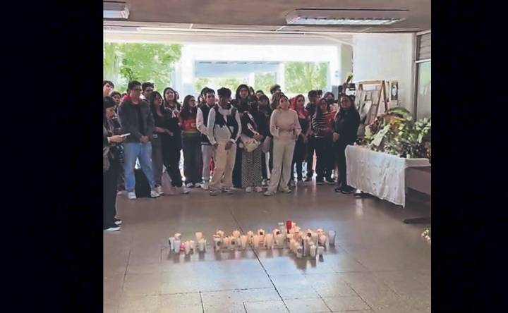 Flores, aplausos y dolor: el último adiós a Ana Daniela en la UNAM tras explosión de Pipa de Gas