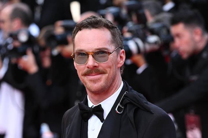 Benedict Cumberbatch and Louis Theroux join Together for Palestine concert