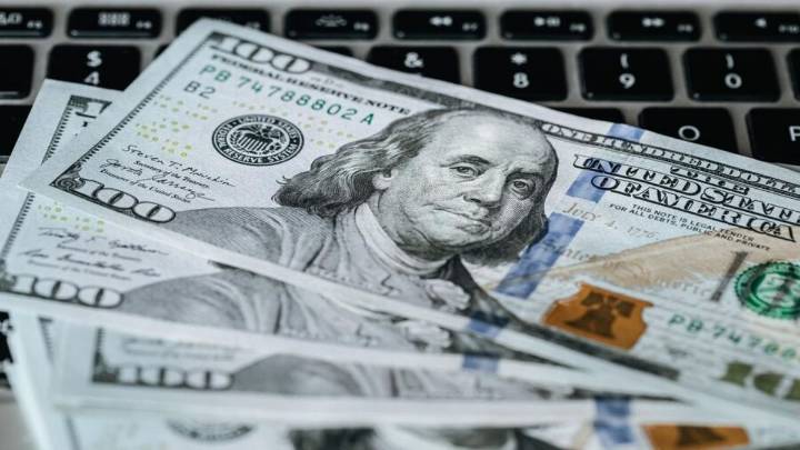 El Banco Central endureció el cepo: prohibió combinar dólar oficial con MEP o CCL