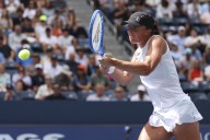 Iga Swiatek rolls into the quarterfinals at the US Open