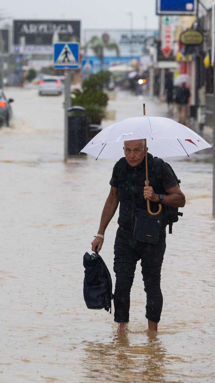 Witness captures video of flooded-out cars, muddy waters after storm hits Ibiza
