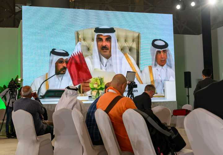 El emir de Catar acusa a Israel de "negarse a alcanzar la paz" con sus vecinos árabes