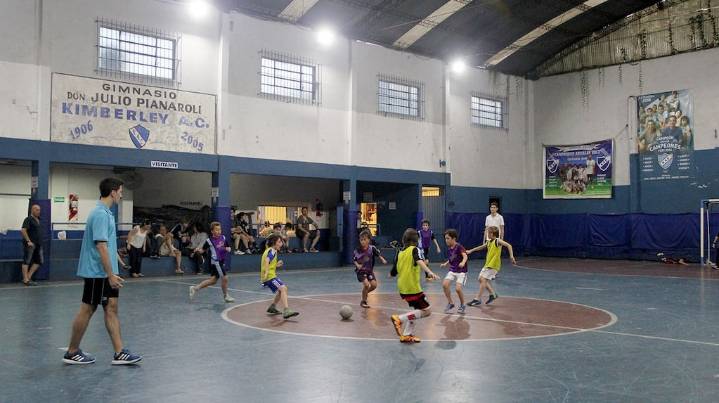 Fijan nuevas condiciones para que los clubes de barrio accedan a los subsidios a las tarifas de luz y gas