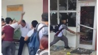 Golpean a director de CETis en Altamira durante protesta por acoso sexual (Videos)