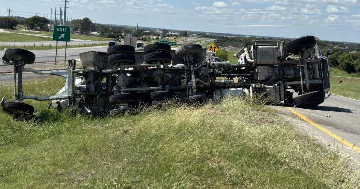 Vehicle rollover could impact school pickups in Woodway Tuesday afternoon, road blocked