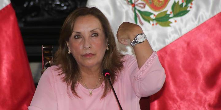 Los lujosos regalos que recibe Dina Boluarte: perfumes, joyas y vajillas engrosan la lista de obsequios presidenciales