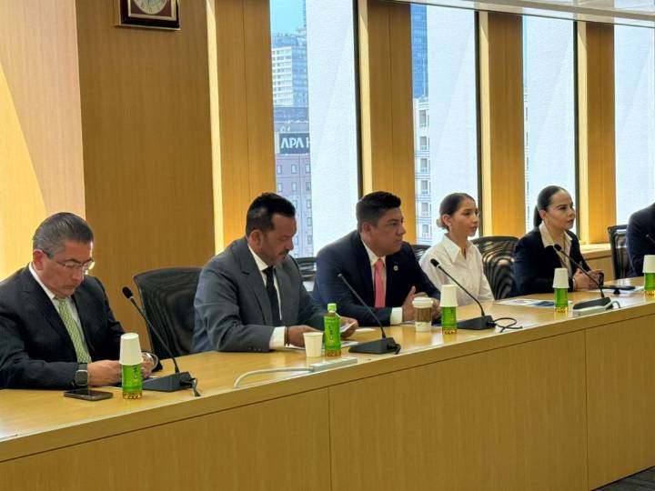 Ricardo Gallardo y empresarios potosinos inician gira de trabajo en Japón