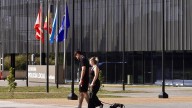 Todas las distinciones de la Policía Local de Gijón: de los "héroes" que evitaron una reyerta en El Coto a quienes salvaron la vida de un hombre en el Muelle