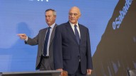 El consejo del Sabadell rechaza acudir a la opa pero su inversor David Martínez acepta la oferta