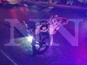 MUJER ATROPELLADA POR MOTOCICLISTA EN LA NOCHE DEL GRITO