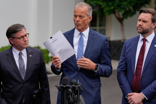 Leaders leave meeting without deal to avoid shutdown
