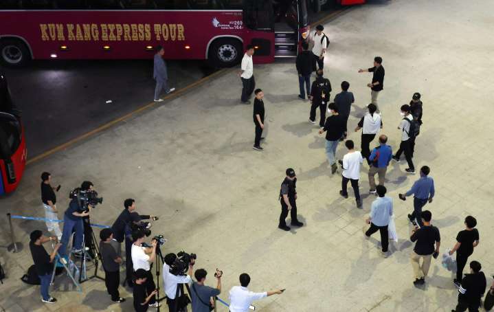 El vuelo con los surcoreanos detenidos en redada de EE.UU. aterriza en Corea del Sur